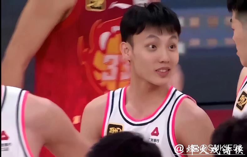 徐杰神勇!本土核心力压外援,广东德比险胜广州 徐杰神勇!本土核心力压外援,广东德比险胜广州